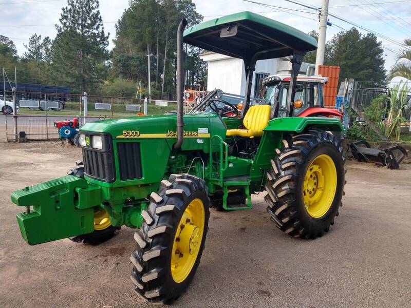 TRATOR JOHN DEERE 5303 - 4X4 - ANO 2010 - VENDIDO